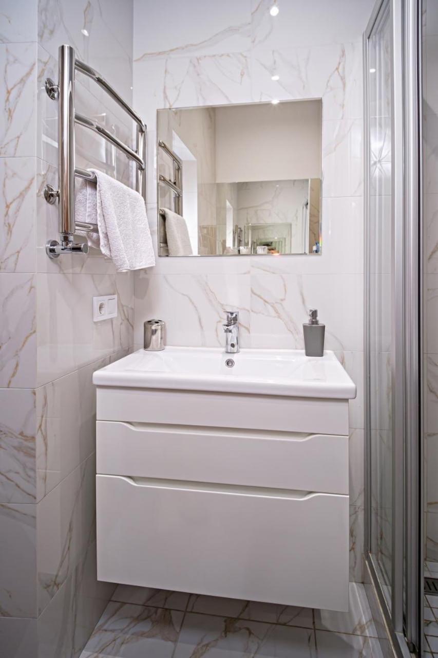 Apartments On Marshala Govorova Одеса Екстериор снимка