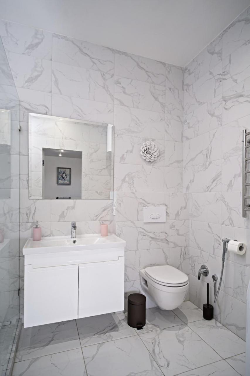 Apartments On Marshala Govorova Одеса Екстериор снимка