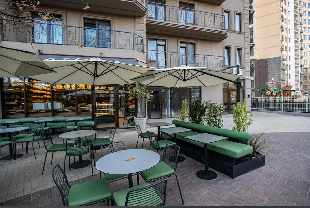 Apartments On Marshala Govorova Одеса Екстериор снимка