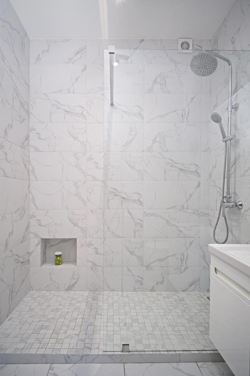 Apartments On Marshala Govorova Одеса Екстериор снимка